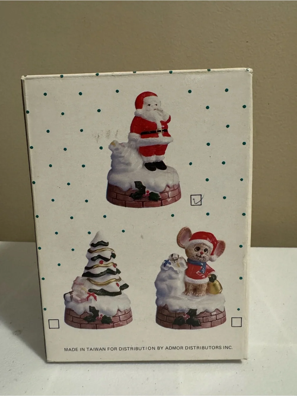 Vintage Christmas Santa Music Playing Ceramic Tabletop Decor